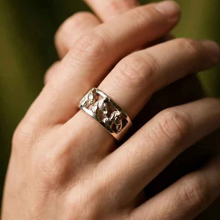 Sterling Silver Three Horse Head Ring - on hand