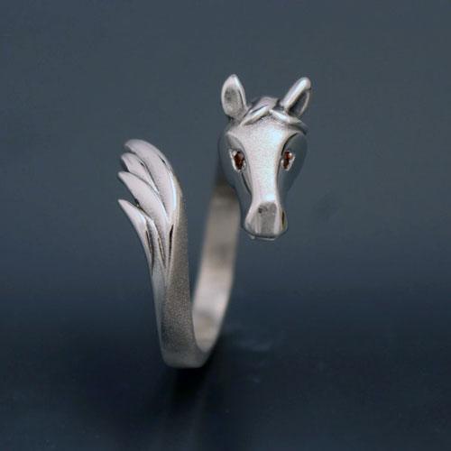 Horse Head and Tail Ring with Diamond Eyes - Jamies Horse Jewelry